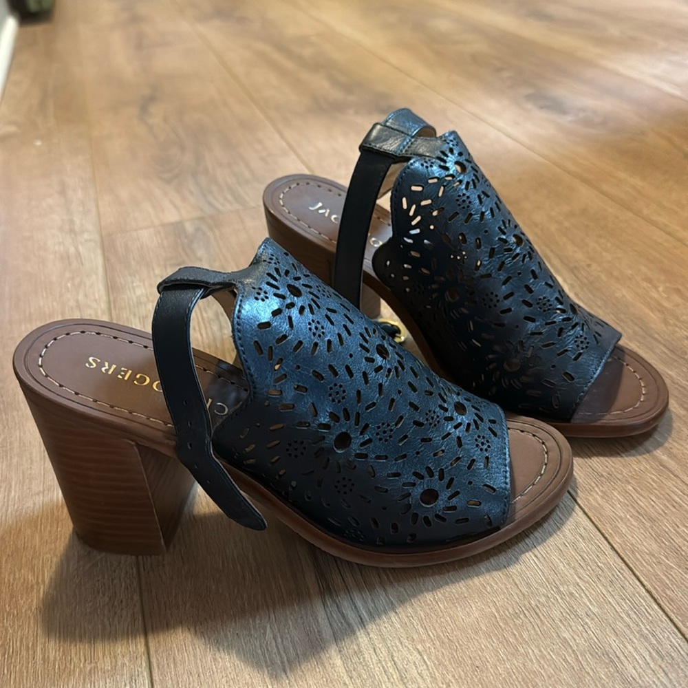 5.5 Jack Rogers Navy Sandals